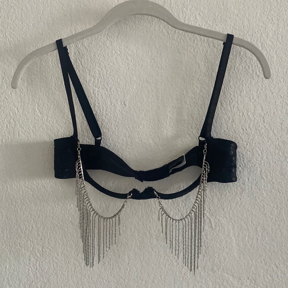 Sexy Frederick’s of Hollywood Seduction Underwire Cup-Less Silver Fringe Bra